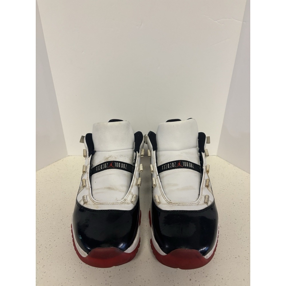 Air Jordan 11 Retro Bred Low Size 8.5 Basketball Sneakers